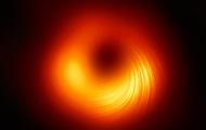 Впервые снят магнетизм черной дыры. Что это значит